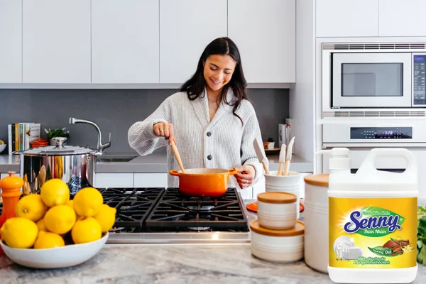 Senny cinnamon-flavored dishwashing liquid removes unpleasant fishy smells from dishes