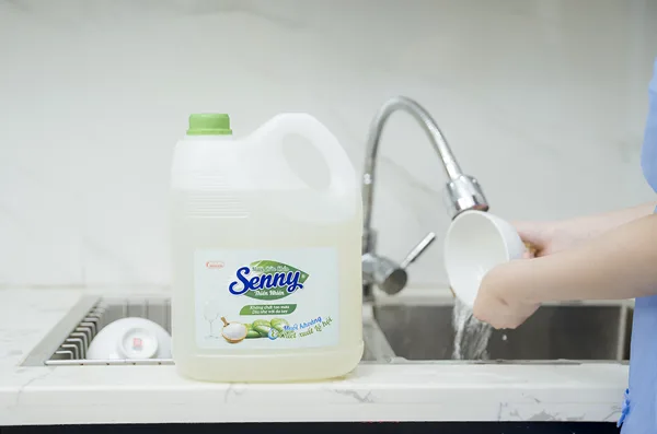 Nước rửa chén Senny Lô Hội - Sạch Sáng Mọi Vết Bẩn, Dịu Êm Mọi Đôi Tay