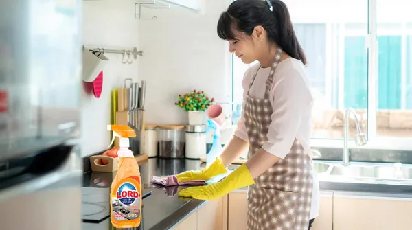 Chinh Phục Vết Bẩn Cứng Đầu Chỉ Trong 1 Lần Lau – Với Nước Lau Bếp Lord