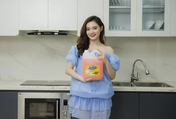 Rửa Chén Không Còn Là “Nỗi Ám Ảnh” Khi Có Senny Hương Quế