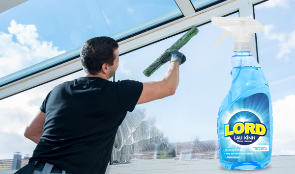 Lord glass cleaner is super clean - super shiny - anti-dust