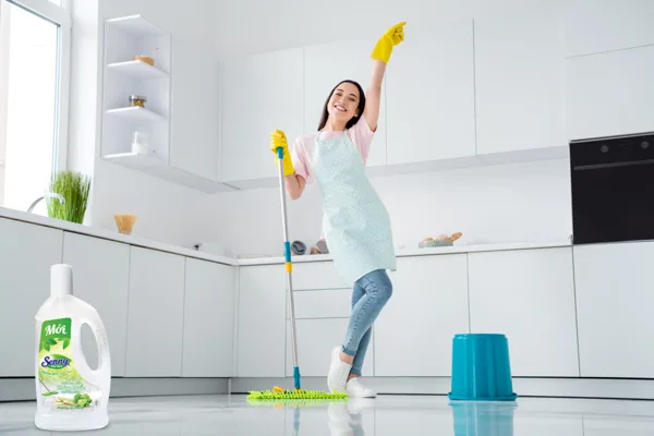 Which type of natural floor cleaner is the best today?
