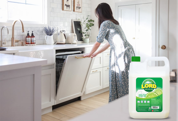 Lord lemon dishwashing liquid - An indispensable product in every family's kitchen.
