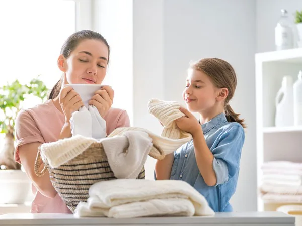 Lord Goldlaundry detergent - Convince housewives with its attractive fragrance