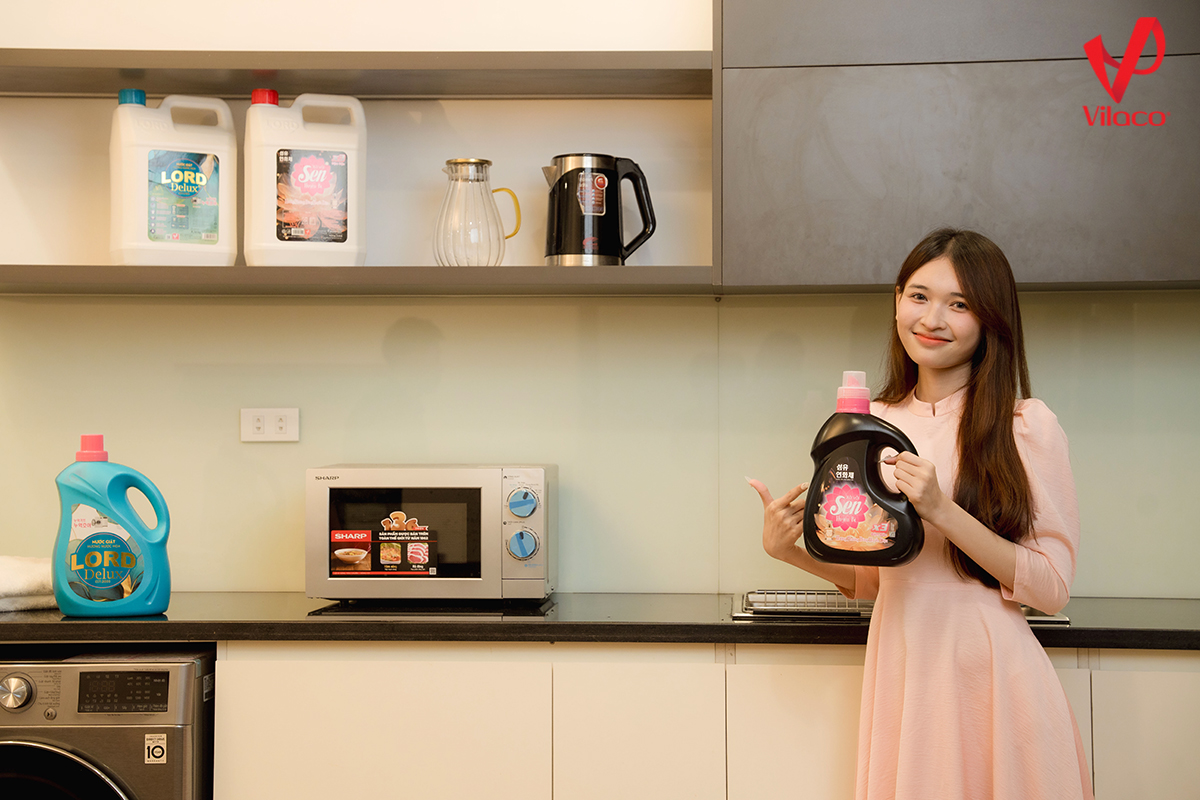 Nước Xả Vải Sen Huyền Bí – Hương Thơm Tinh Khiết Dẫn Lối Sự Thanh Lịch