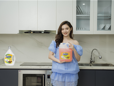 Tiện Lợi Cho Mọi Gian Bếp – Nước Rửa Chén Senny Hương Quế Nay Có Chai 1.4kg