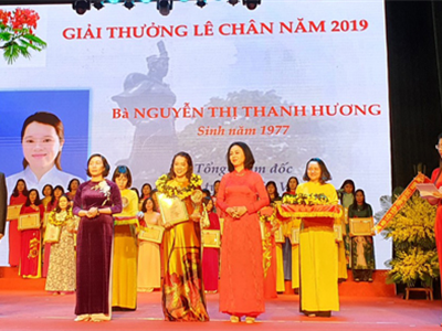 Bà Nguyễn Thị Thanh Hương vinh dự  được trao tặng Giải thưởng Lê Chân